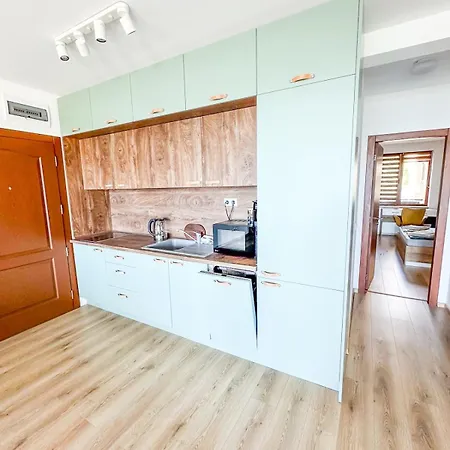 Queen's Lounge Балчик