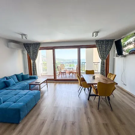 Queen's Lounge Апартаменты